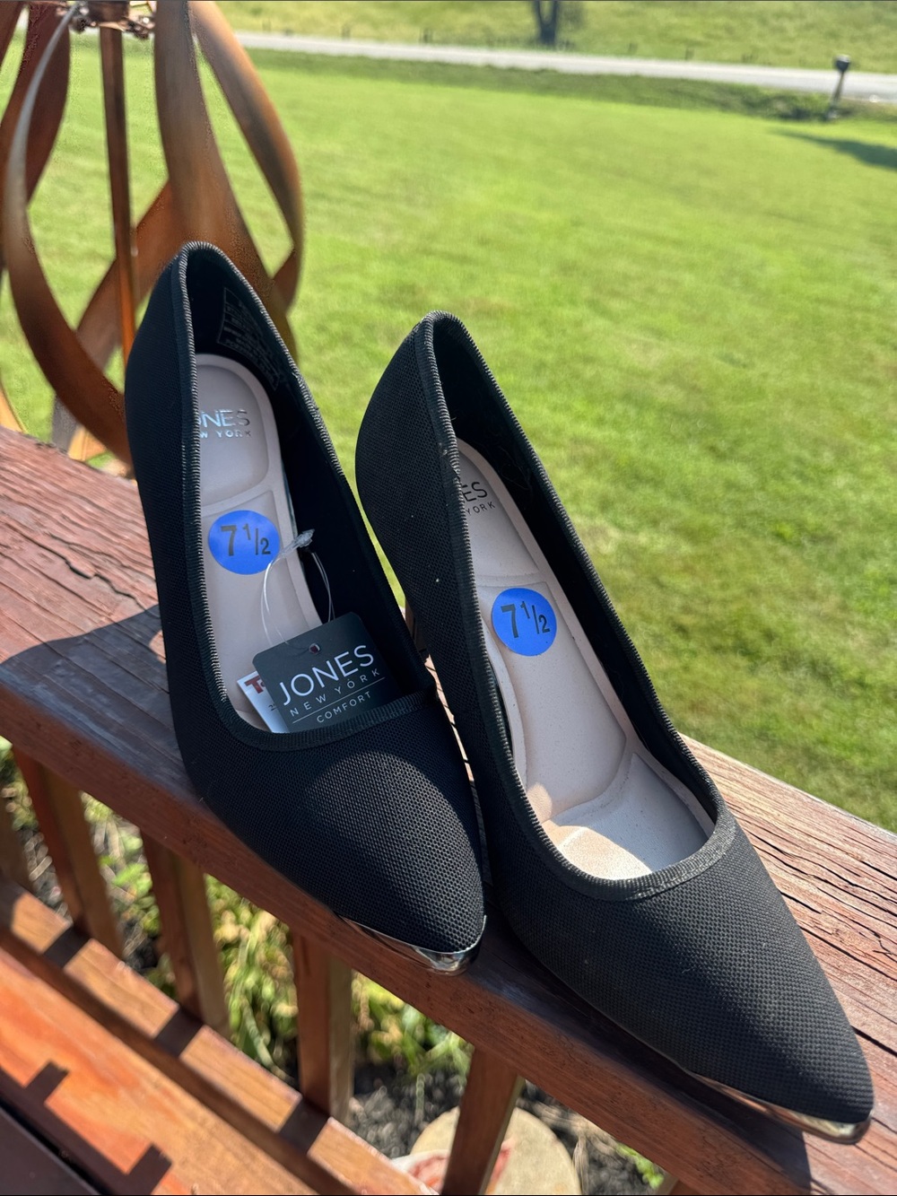 Jones New York Black Pointed Toe Pumps